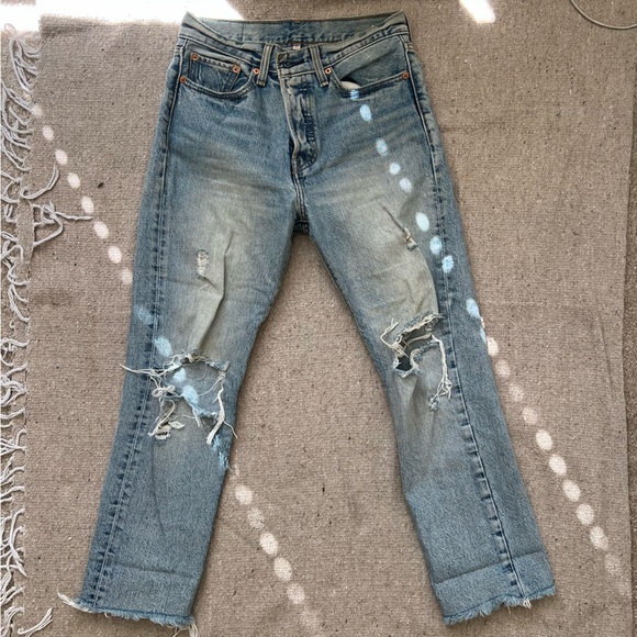 Levi’s Distressed Jeans - Picture 5 of 9